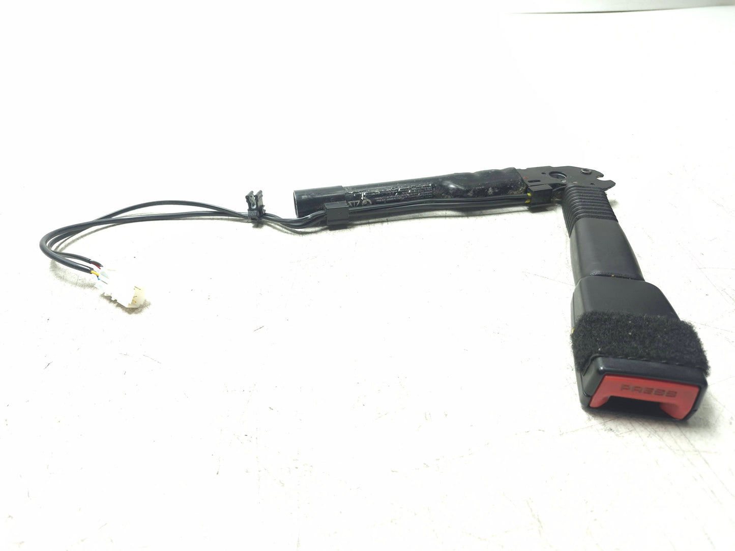 2013 BMW 328iX Front Seat Belt Buckle Driver Side Left OEM