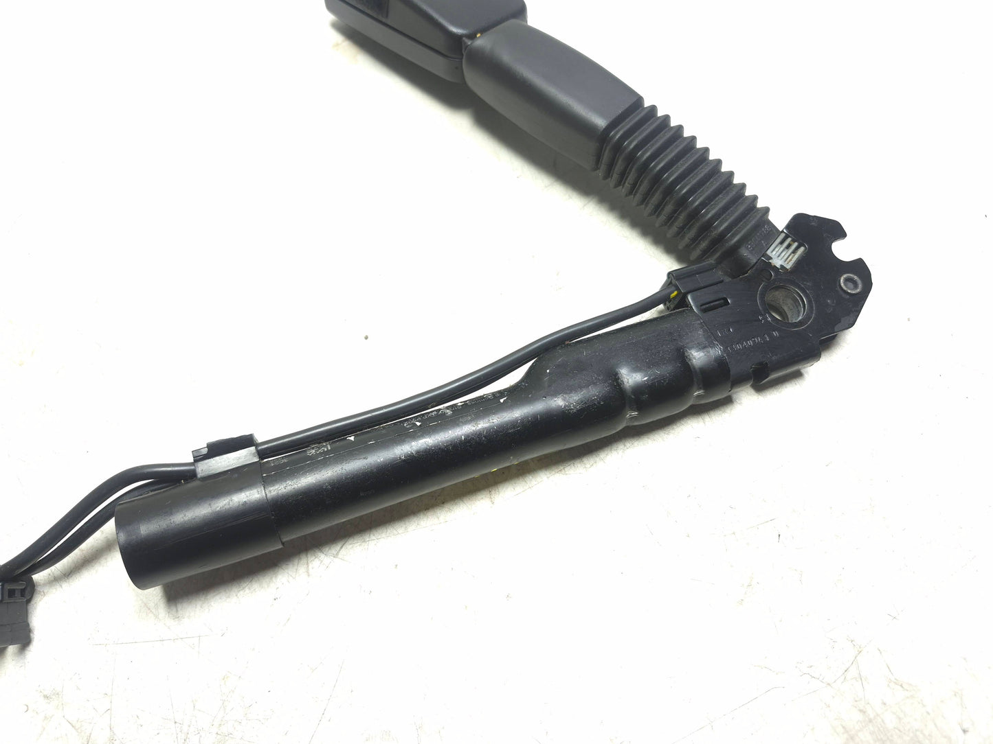 2013 - 2018 BMW F30 M3 328 335 Front Right Passenger Seat Belt Buckle Latch OEM
