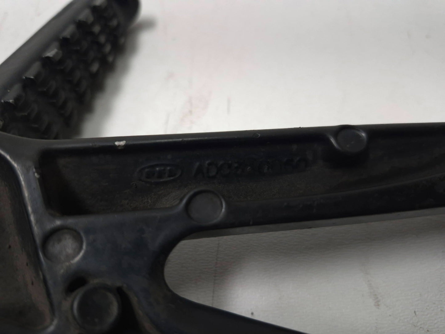 2005 Kawasaki Ninja Zx10r Rear Footrest Left & Right Pair OEM