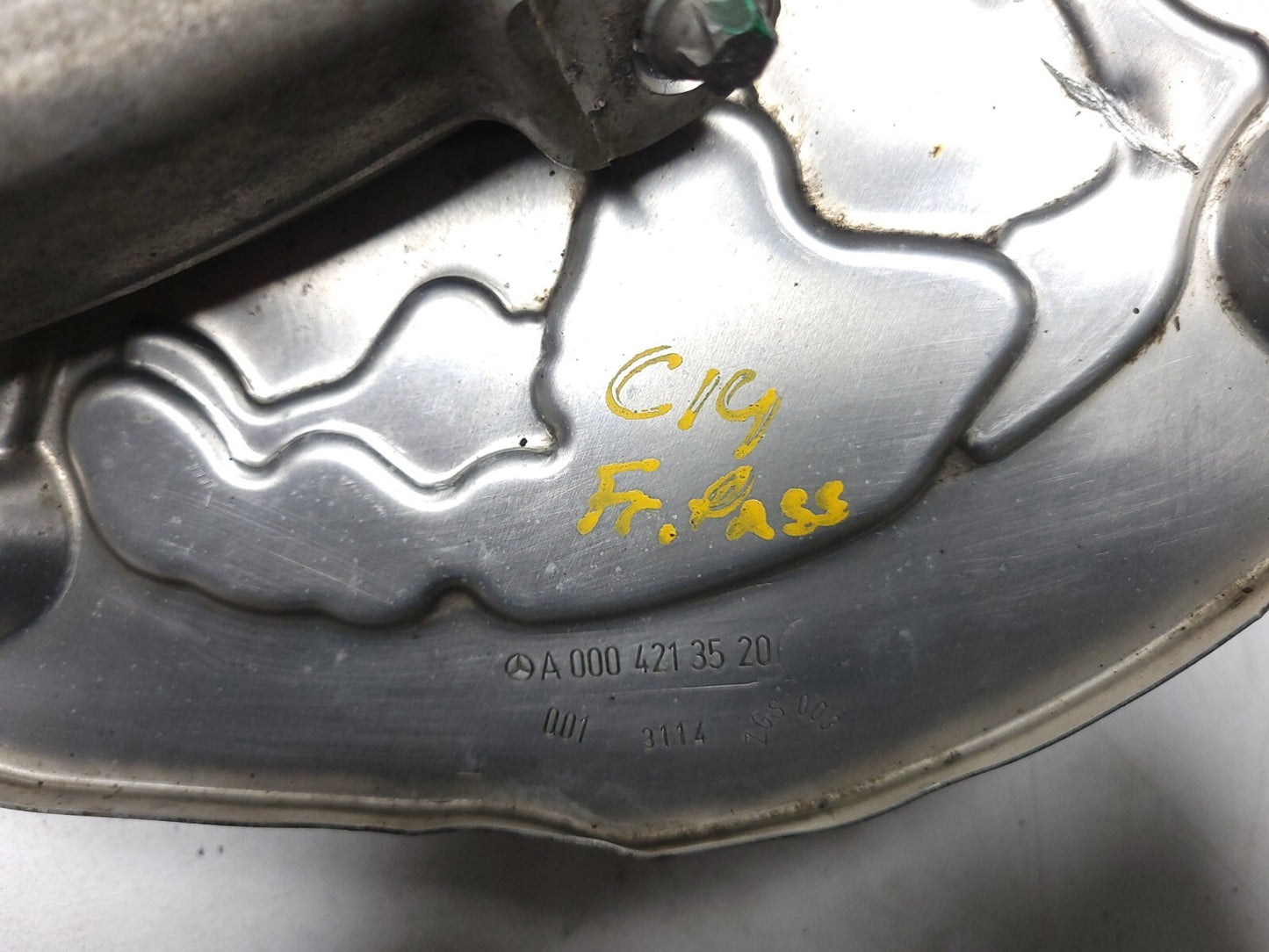 2015 Mercedes C300 AWD Front Wheel Spindle Knuckle Passenger Side Right OEM