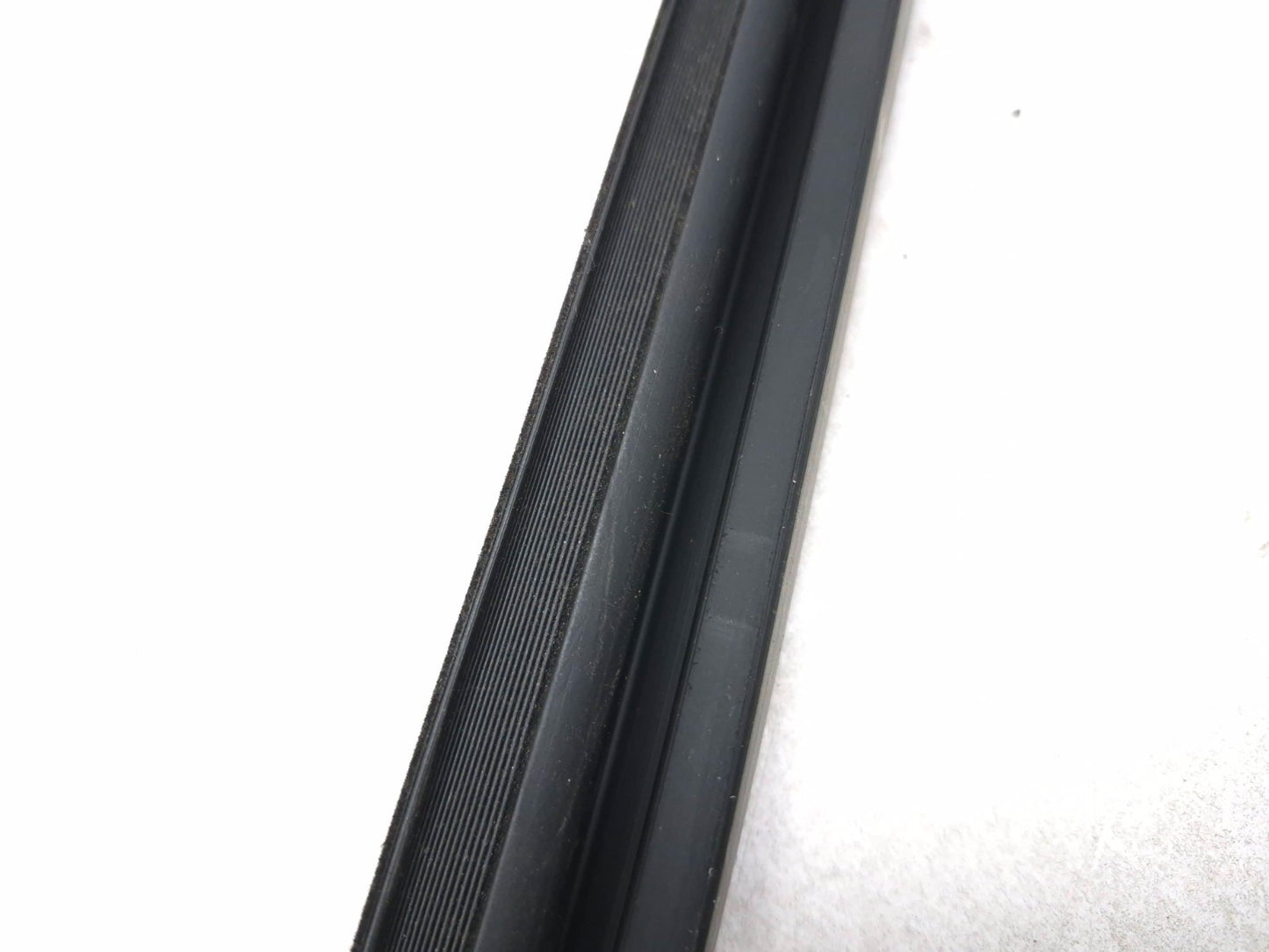 2018 Nissan Altima Front Door Weatherstrip W/ Molding Passenger Side 5 Pcs OEM