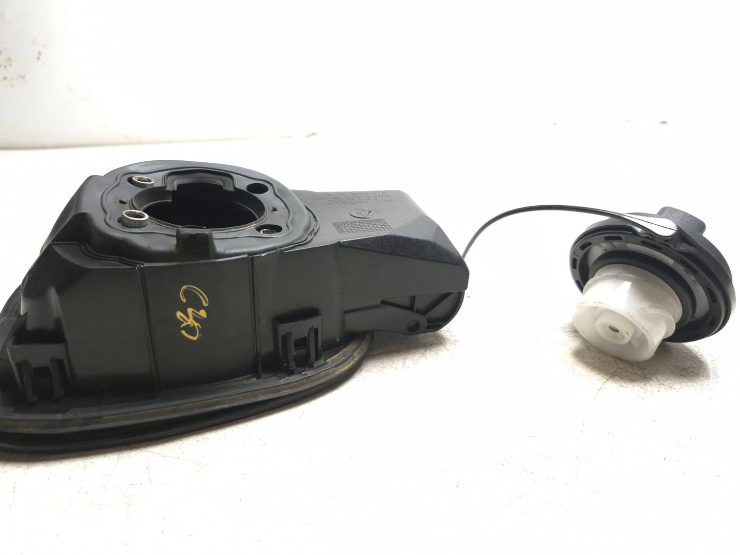 2013 Hyundai Genesis Fuel Tank Door Lid Filler Cap OEM