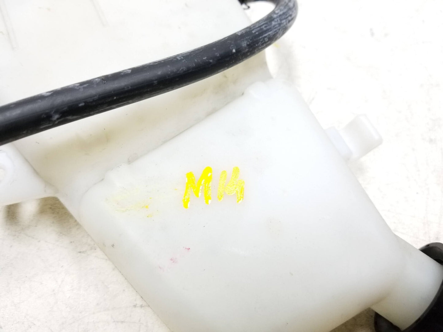 2015-2018 Kawasaki Klz1000 Versys 1000 Coolant Reservoir 43078-0074	 OEM