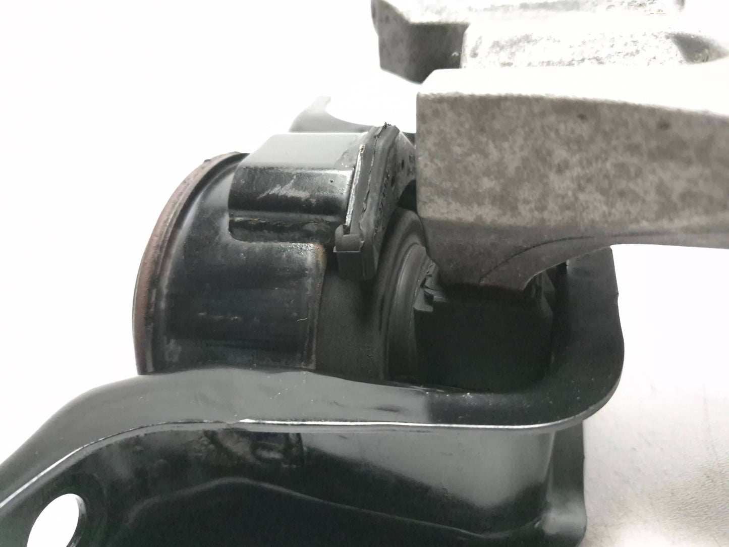 2011 Nissan Juke Engine Mount OEM