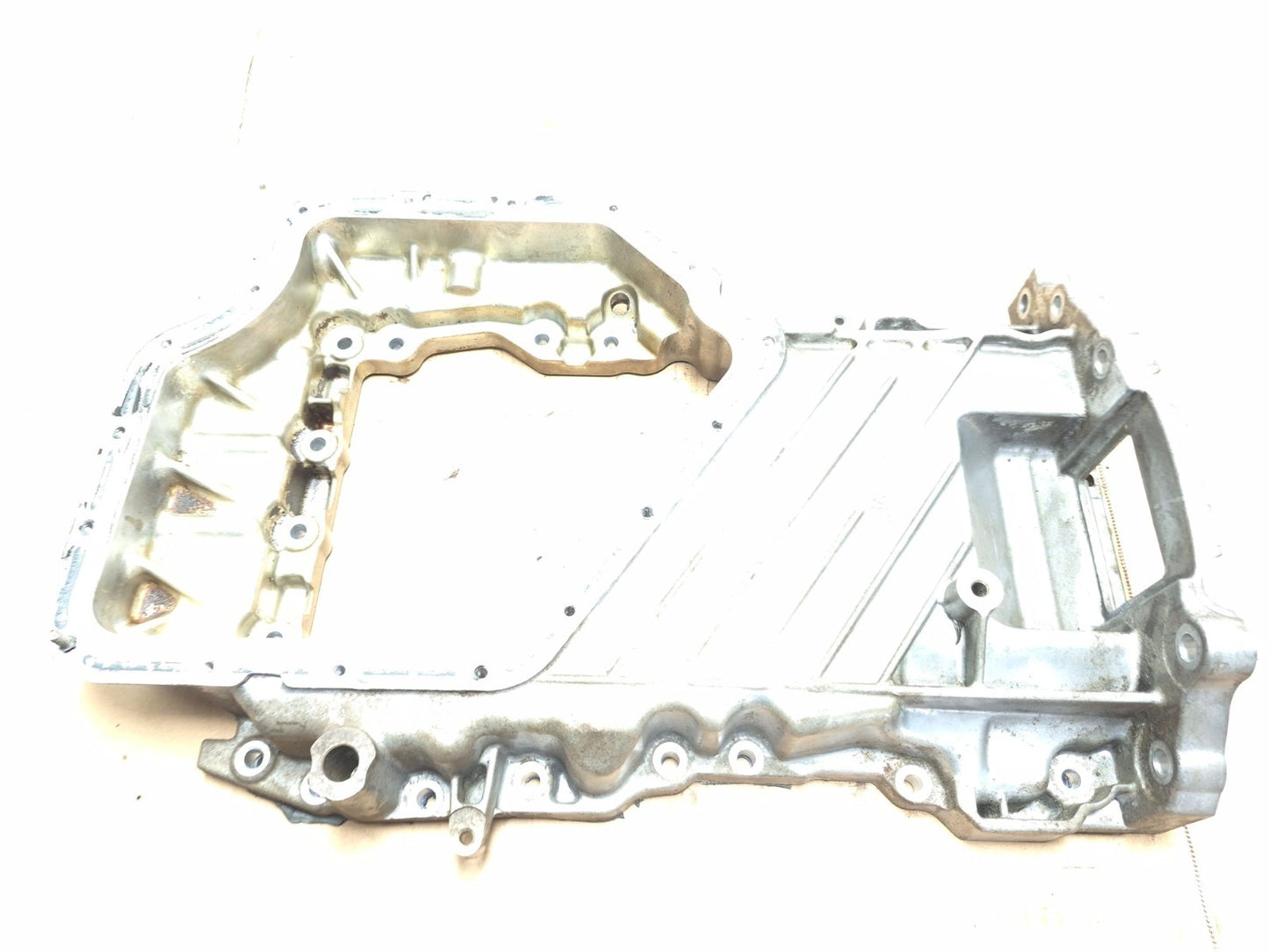 2013 Dodge Grand Caravan 3.6l Engine Cylinder Upper Oil Pan OEM