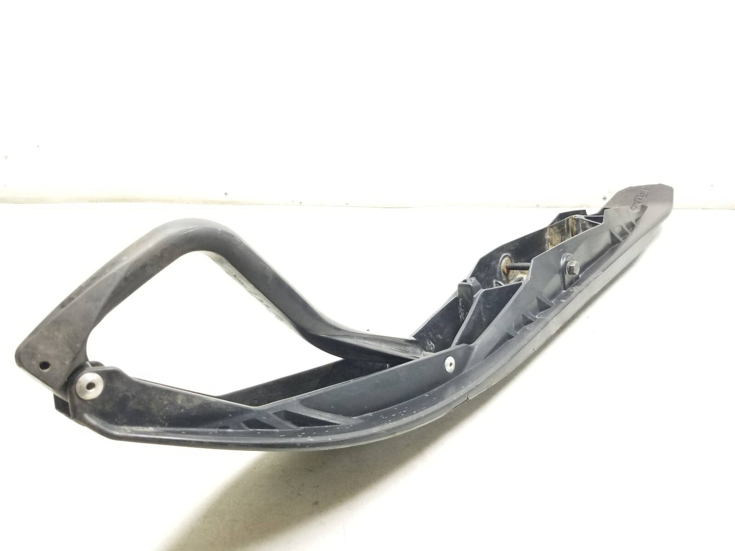 16-19 Ski-doo Renegade Enduro Ace 900 Steering Ski Pair Oem✅