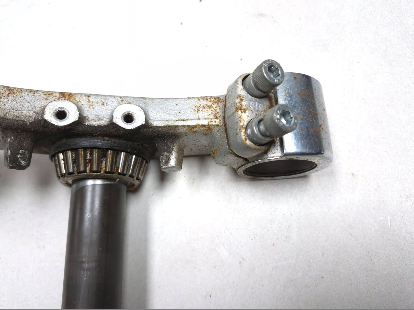 1996 Yamaha Virago Xv750 Front Holder Fork Under Triple Tree OEM