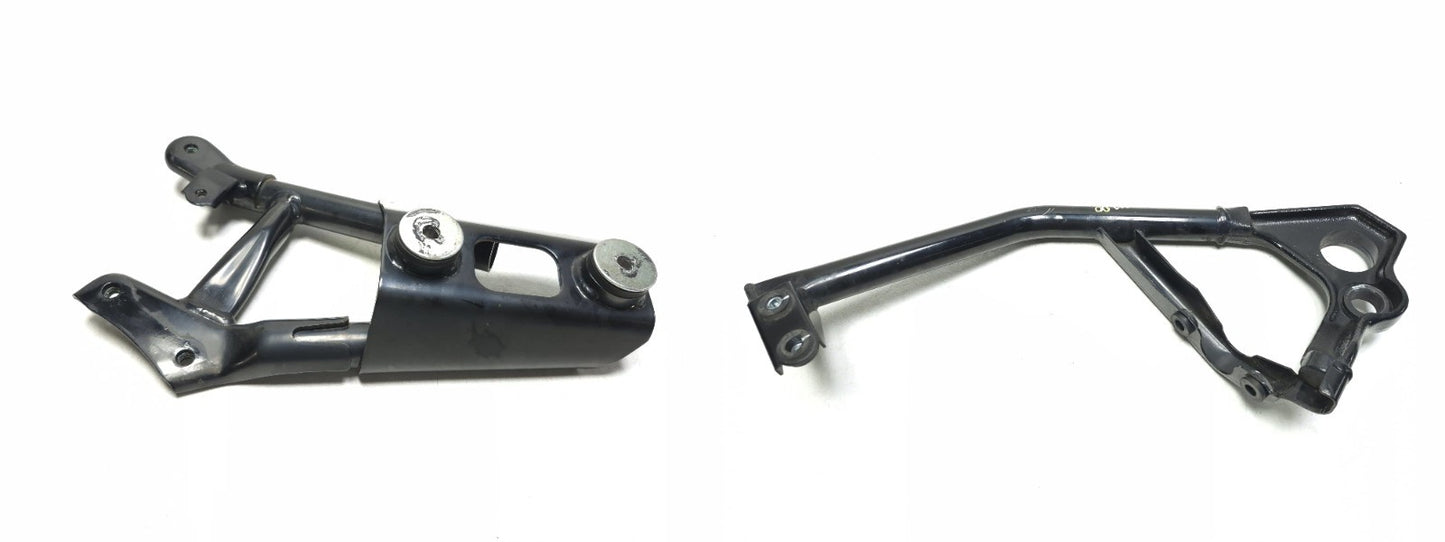 2013 Suzuki Vl800 Boulevard C50 Swingarm Bracket & Muffler Bracket Pair OEM
