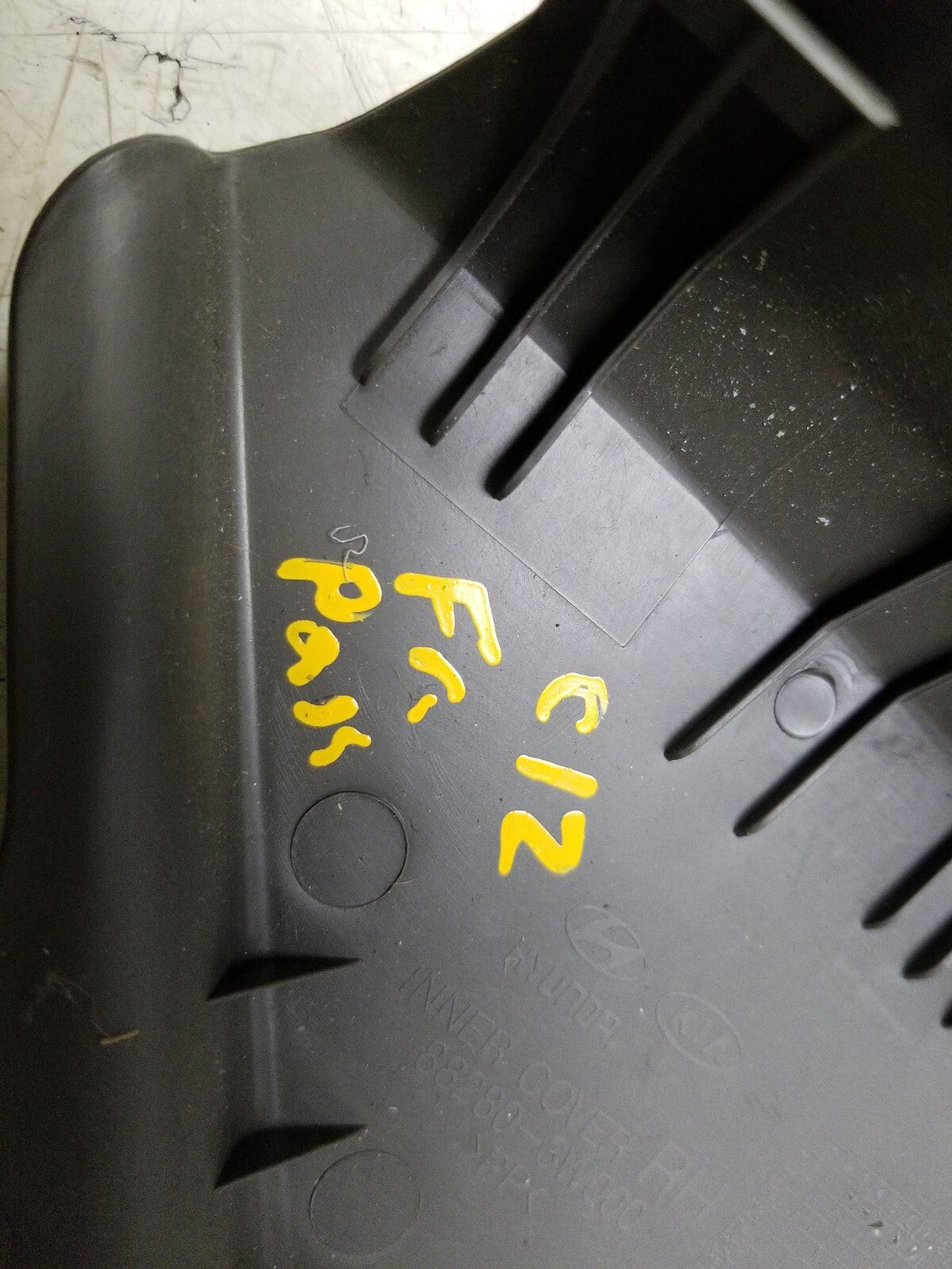 2011 - 2013 Kia Sportage Front Seat Side Cover Trim Passenger Right OEM