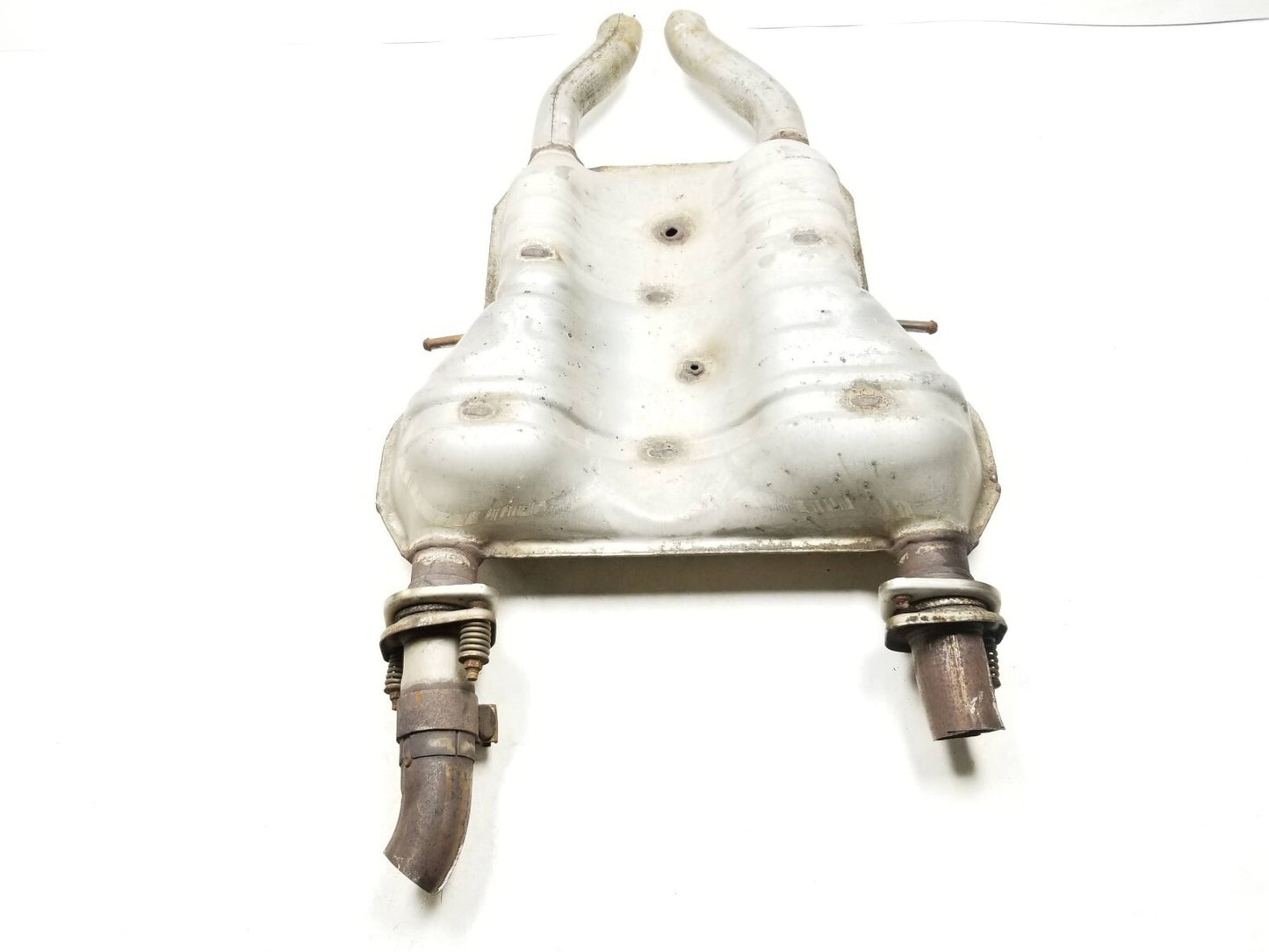 2016 Dodge Durango Exhaust Pipe Center Muffler Resonator 3.6l OEM