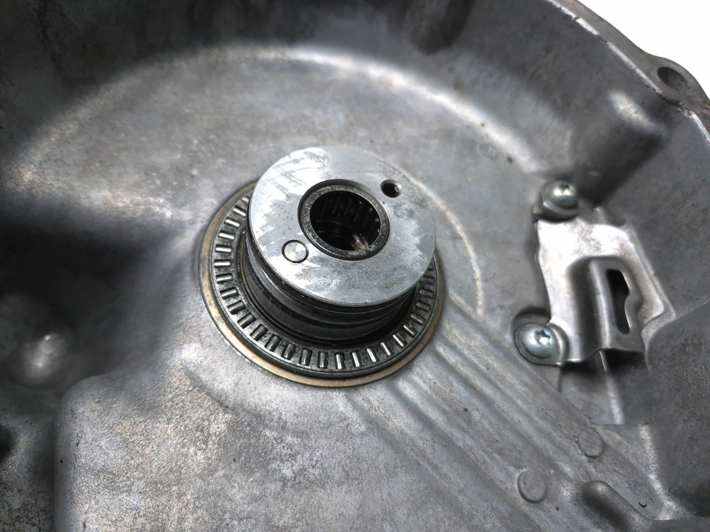 2012 Toyota Camry Automatic Transmission Back Cover 3510233090 2.5l OEM