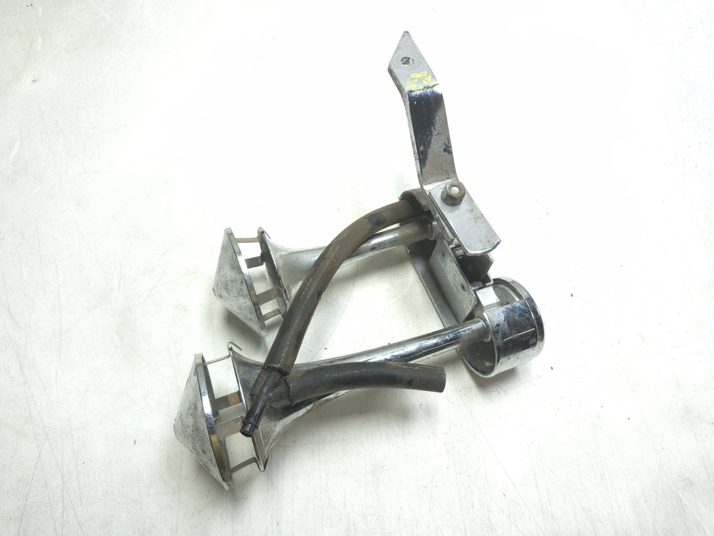 2001 Kawasaki Vulcan 1500 Vn1500 Classic Air Horn & Compressor Pair OEM