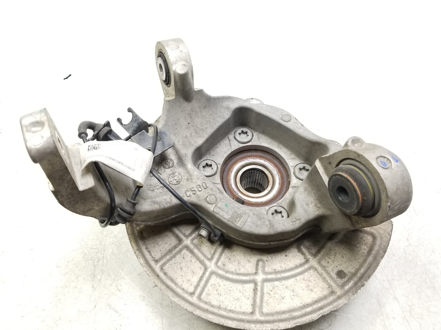 2017 - 2023 Alfa Romeo Stelvio Spindle Knuckle Hub Rear Passenger Side Right OEM