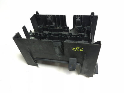 2013 Cadillac Escalade Esv Under Hood Fuse Block Bracket W/ Lid Cover OEM