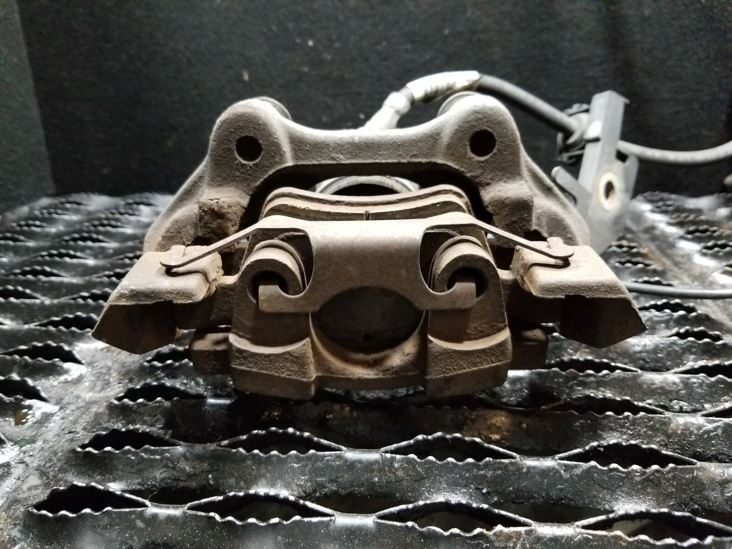 2010 Mercedes-benz R350 Brake Caliper Rear Passenger Side Right OEM