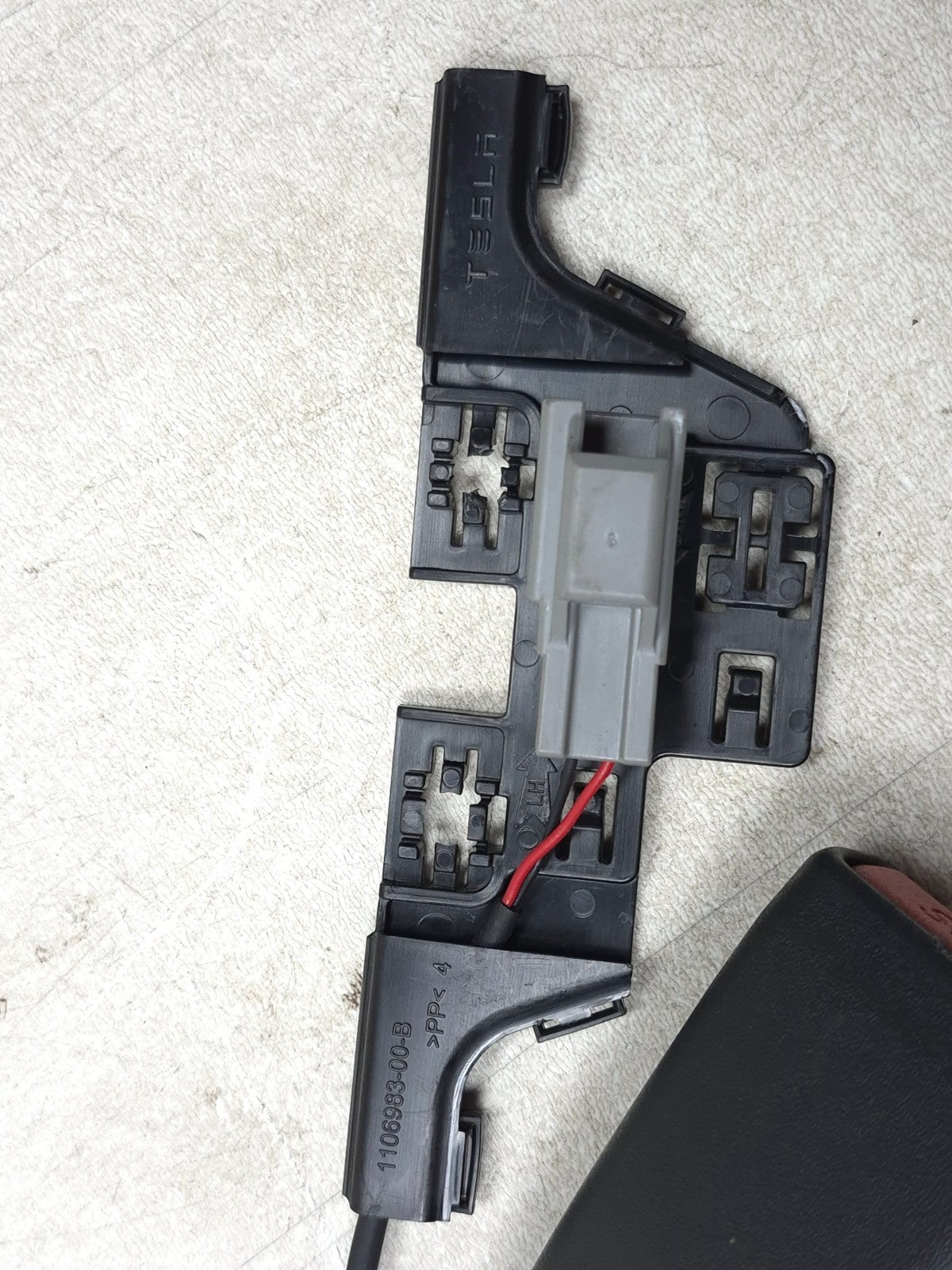 2019 Tesla Model 3 Rear Seat Belt Buckle Latch 3pcs OEM