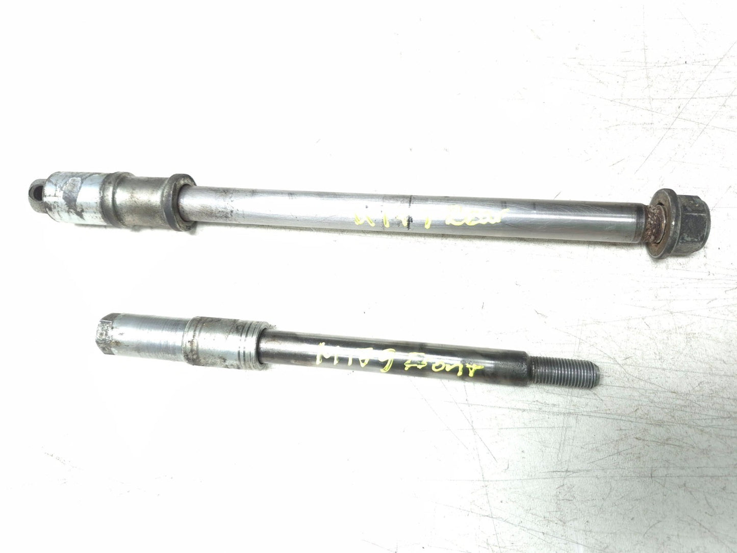 1985 Honda Shadow Vt500c Wheel Axle Front & Rear Pair OEM