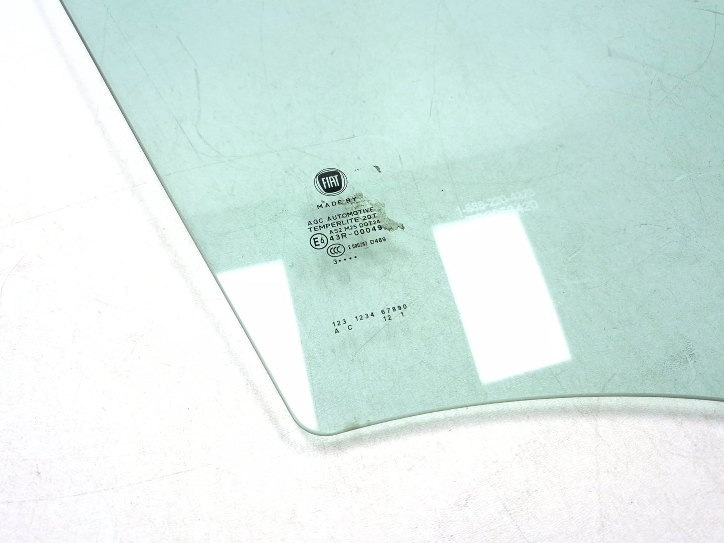 2014 Fiat 500l Door Window Glass Front Passenger Side Right OEM