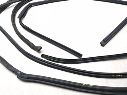 2007 Saab 9-5 Aero Front Passenger Door Weatherstrip Seal Kit OEM