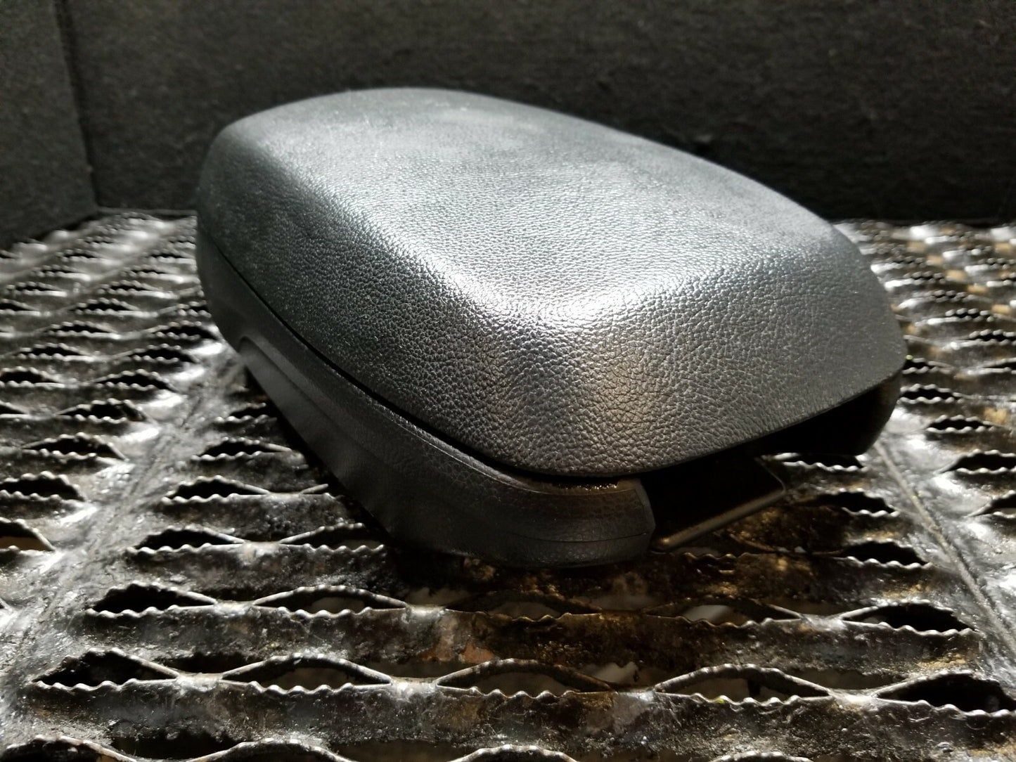 2017 Hyundai Elantra Gt Center Console Armrest OEM