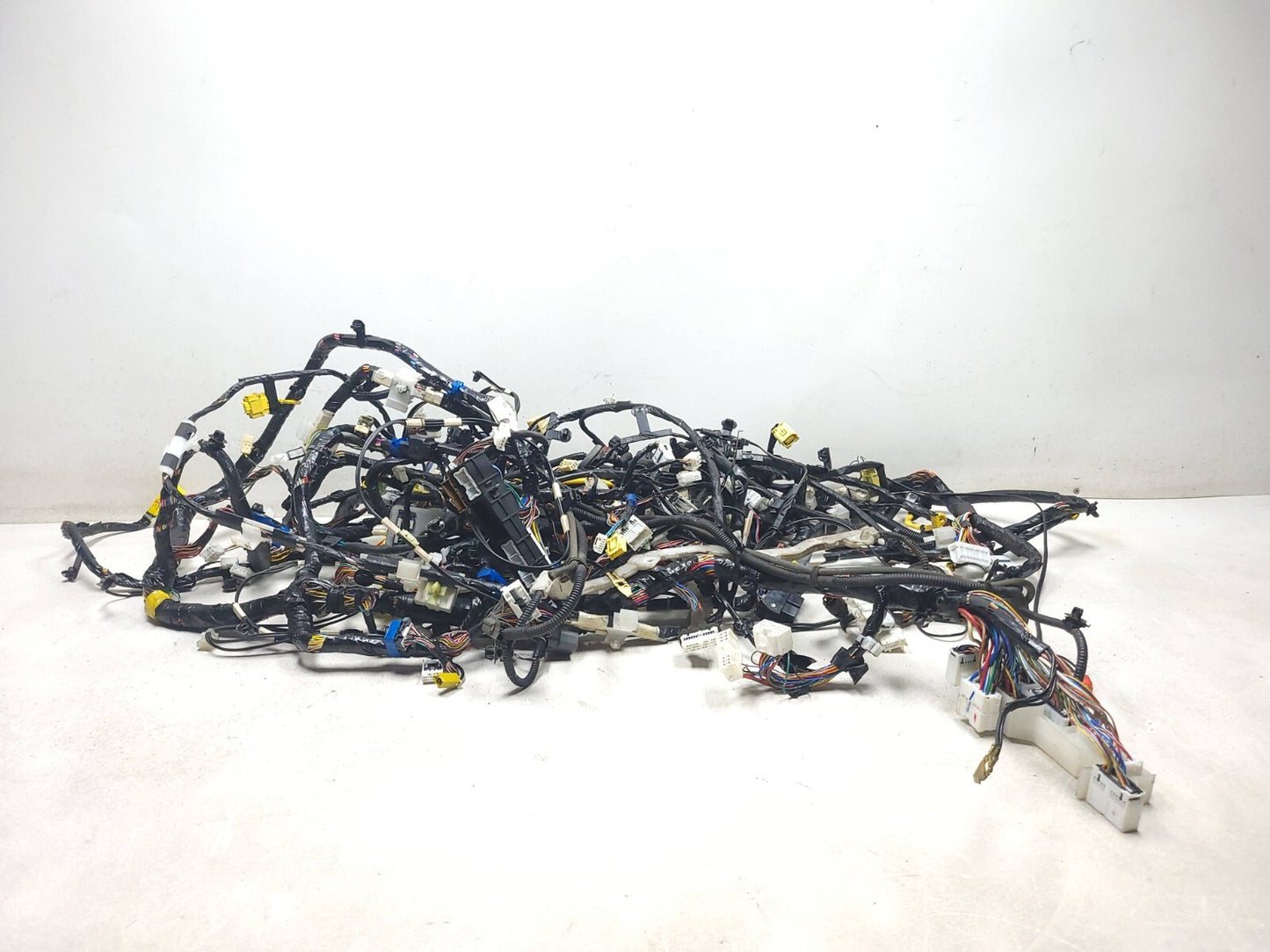 2009 Mitsubishi Outlander Interior Floor Wire Harness OEM