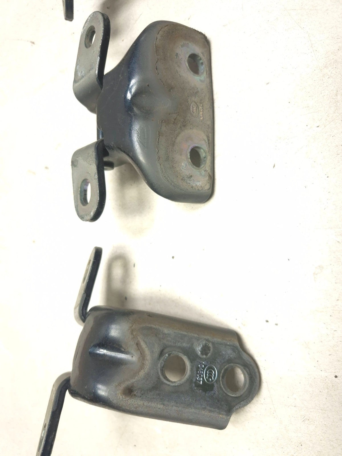 2012 Hyundai Sonata Driver Side Door Hinge & Latch 6pcs W/ Bolt 12pcs OEM