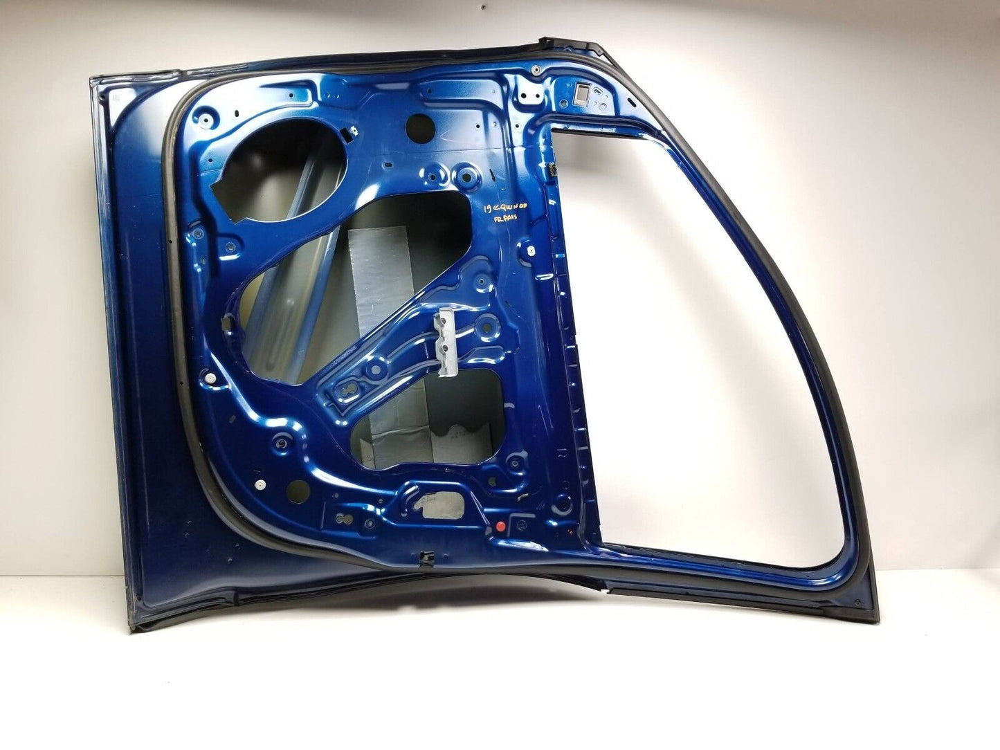 18-22 Chevrolet Equinox Front Passenger Door Shell OEM ✅