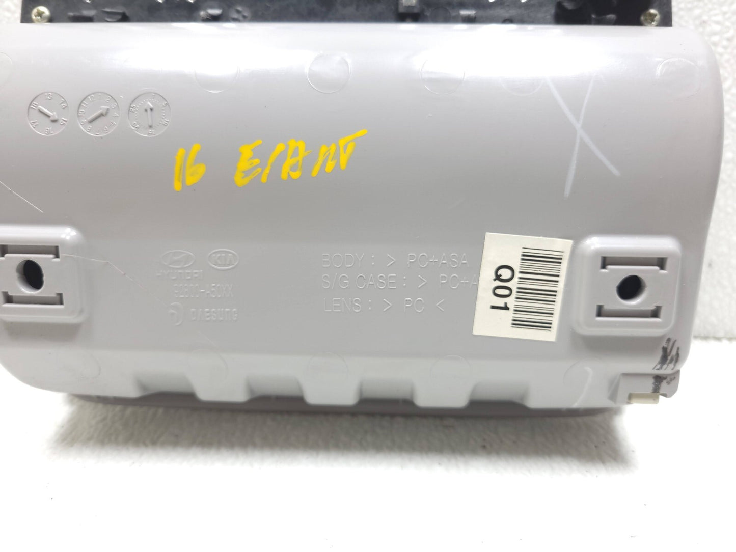 2016 Hyundai Elantra Overhead Console Dome Light Lamp OEM