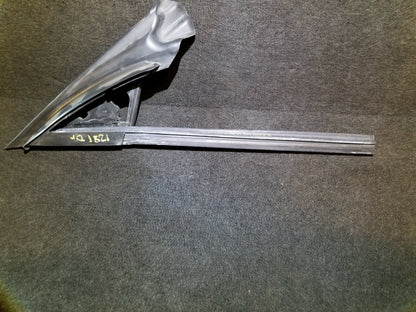 2011 2012 2013 BMW 128i 135i Coupe Front Left Door Outer Weatherstrip Seal OEM