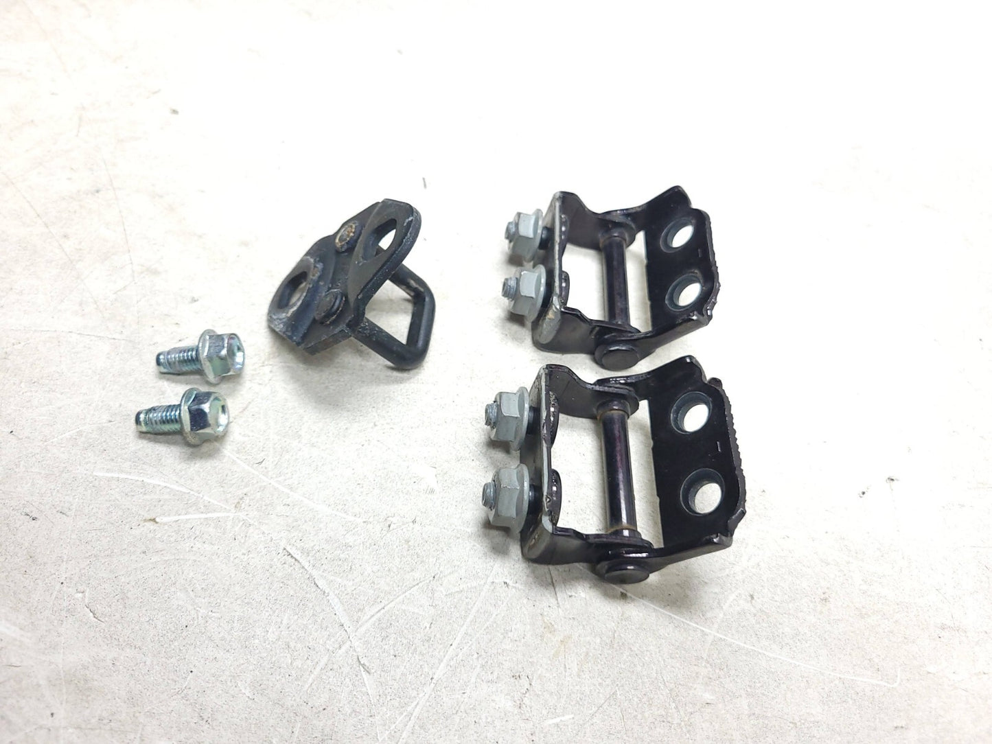 2009 Mazda Cx-7 Trunk Lid Hinge & Striker 3pcs W/ Bolt 2pcs OEM
