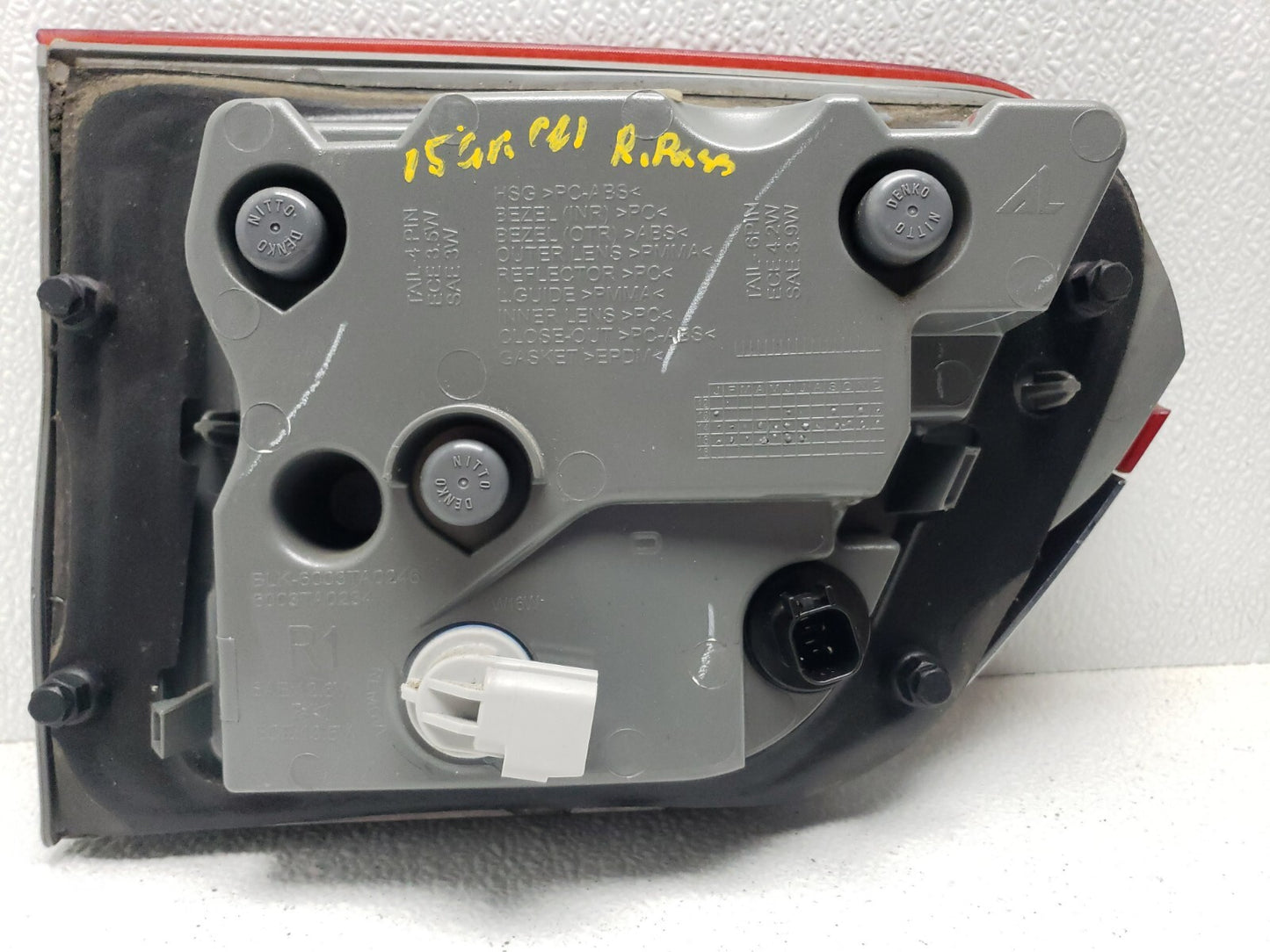 2015 Jeep Grand Cherokee Rear Right Inner Tail Light OEM
