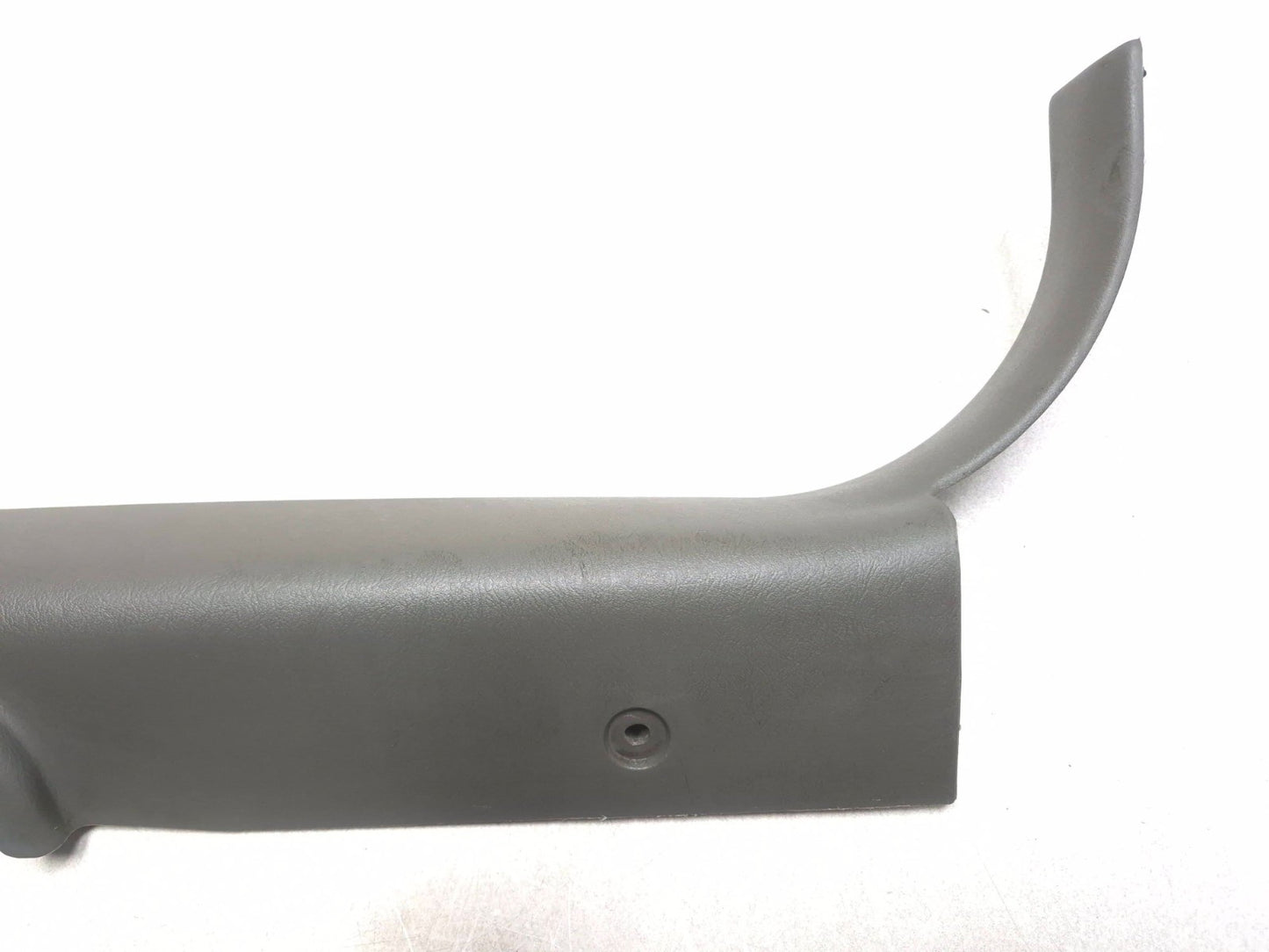 2008 Hyundai Tucson Left & Right Front Door Sill Scuff Plate Pair OEM