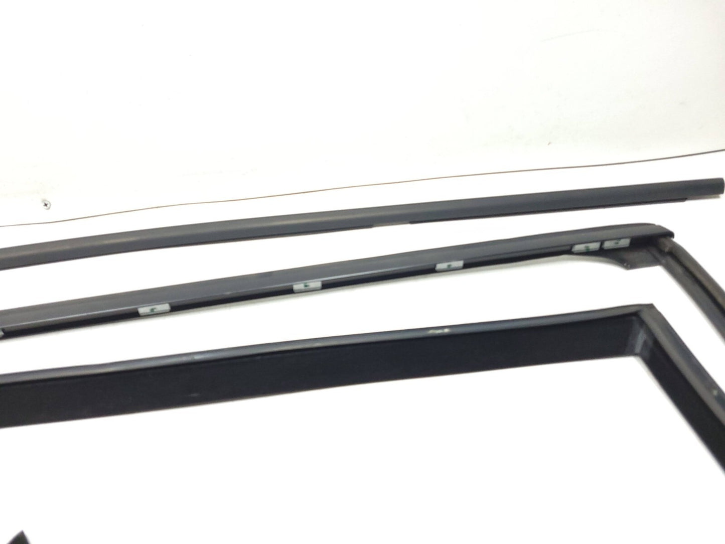 07-13 BMW E70 X5 Door Window Chanel Trim & Seal Rear Passenger Side Rh 4pcs OEM