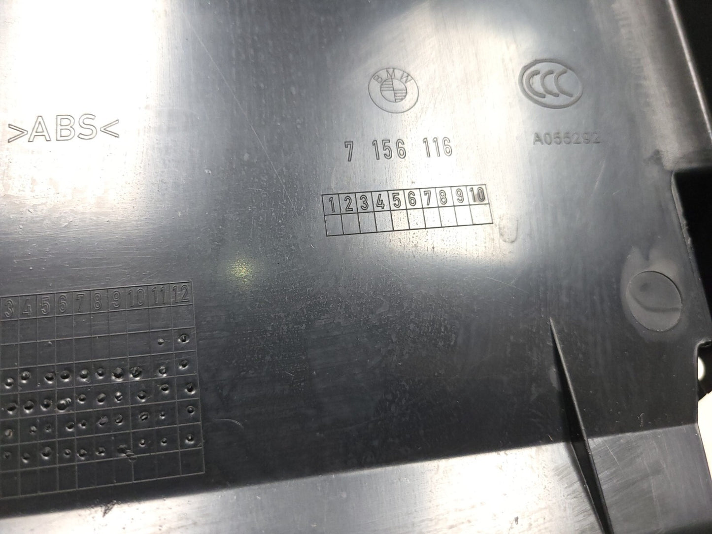 2007 - 2013 BMW X5 E70 Rear Seat Center Trim & Headrest Guide Sleeve OEM