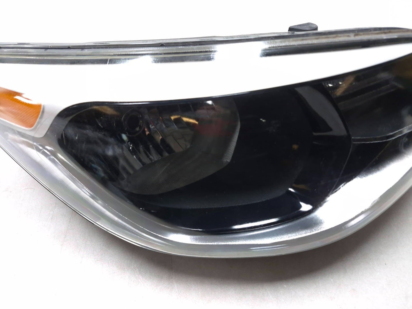 2015 Kia Soul Headlight Passenger Side Right OEM