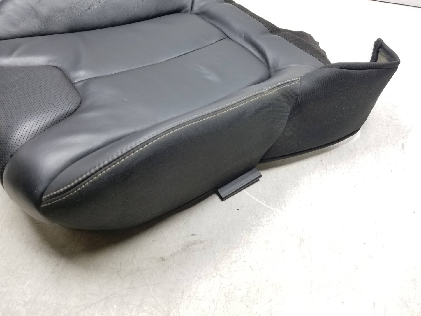 2013 - 2016 Dodge Dart Seat Lower Cushion Front Passenger Side Right OEM