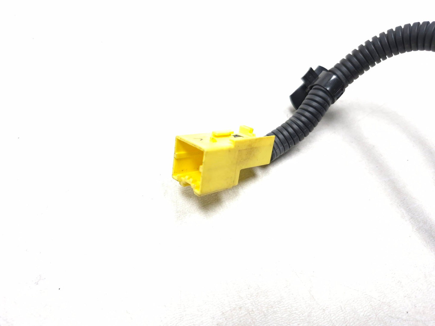 2014 Hyundai Accent Front Left Driver Seat Belt Buckle Latch OEM