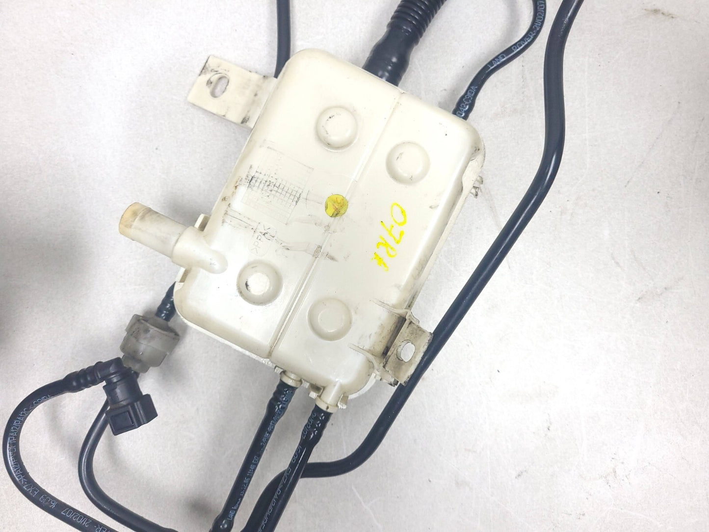 2007 Range Rover 4.2l Fuel Vapor Canister W/ Valve OEM