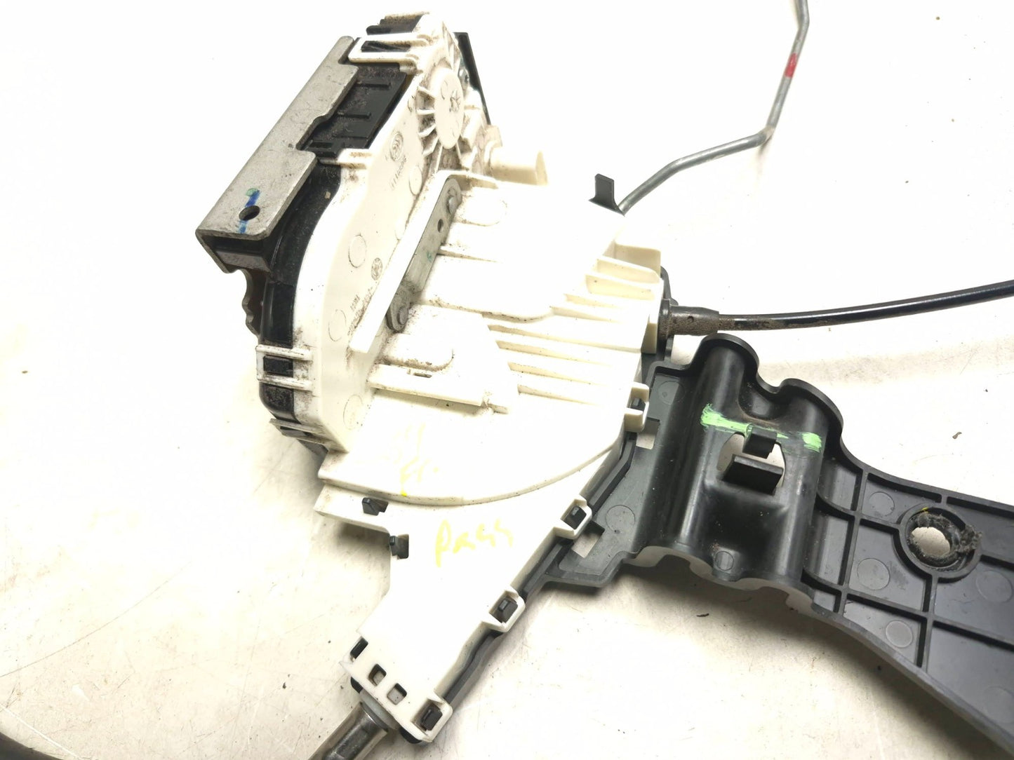 2017 Dodge Journey Front Door Lock Latch Actuator Passenger Side Right OEM