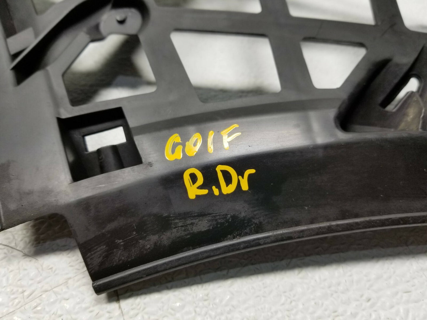 2006 2007 2008 2009 Volkswagen Rabbit GTI Rear Bumper Guide Bracket Pair OEM