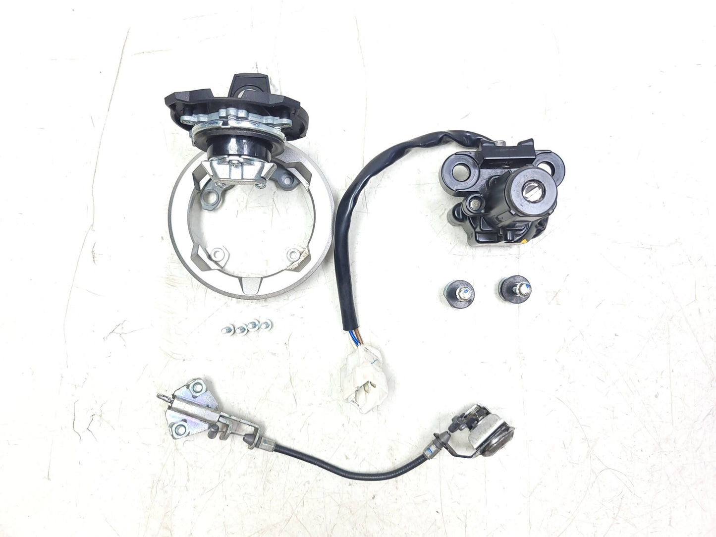 2017 - 2022 Kawasaki Ninja Z650 Er650 Ignition Set Key Lock Fuel Cap