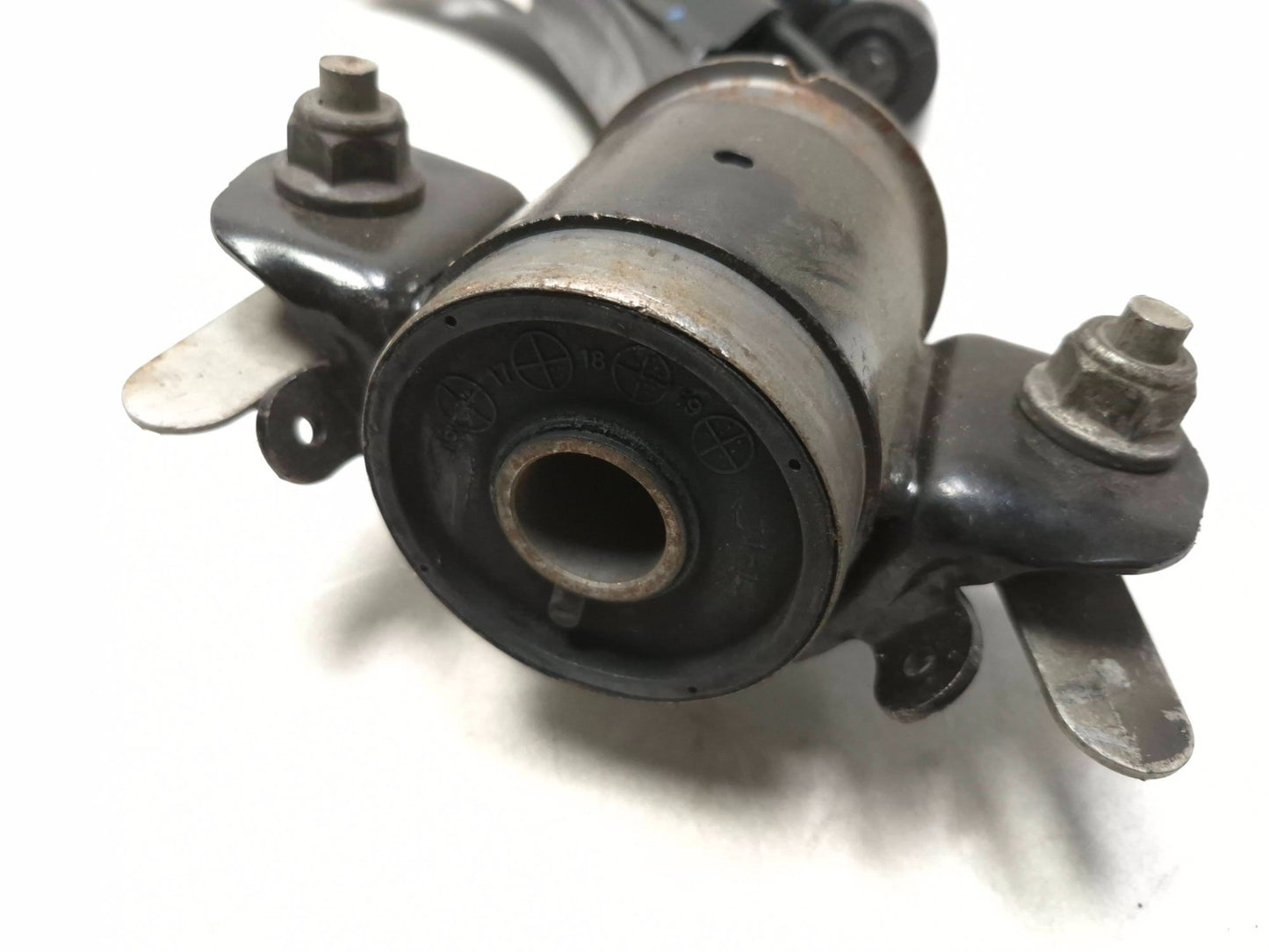 2010 Ford Mustang Cabrio Front Lower Control Arm Right Passenger Side OEM