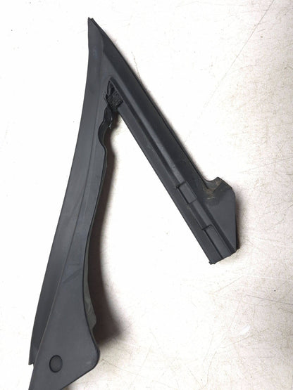 2013 Hyundai Genesis Door Weatherstrip Front Passenger Side Right OEM