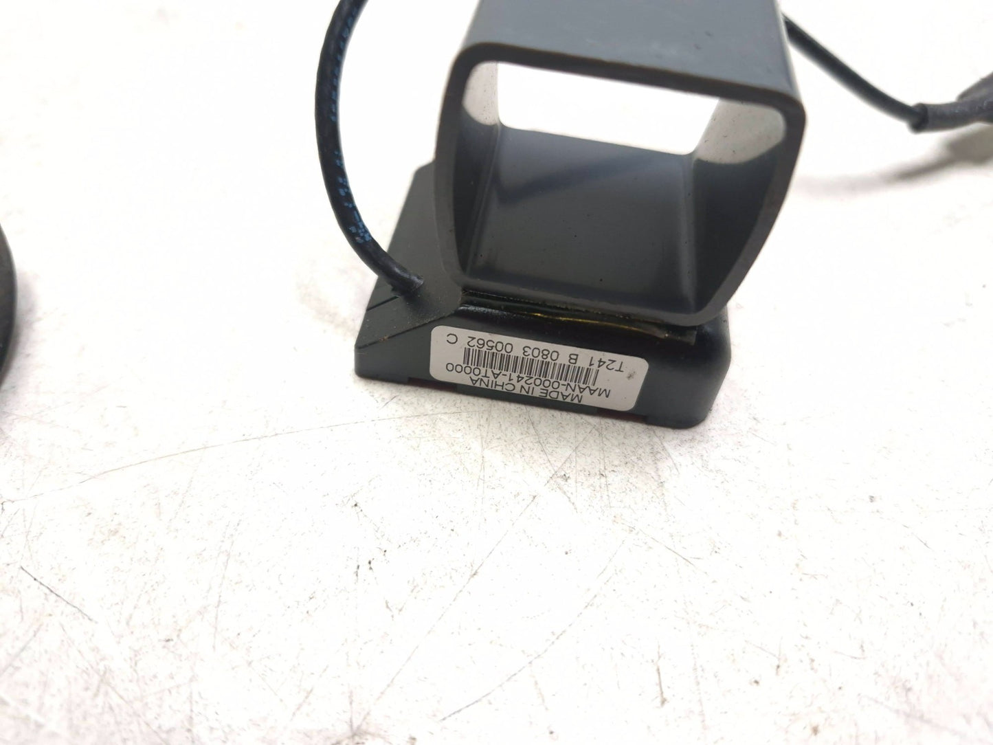 2008 Lincoln Navigator Mounted Radio Antenna OEM