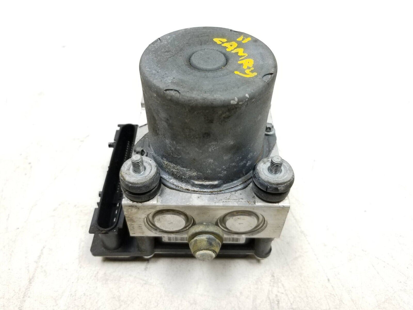 2010-2011 Toyota Camry Abs Anti Lock Brake Pump 2.5l OEM