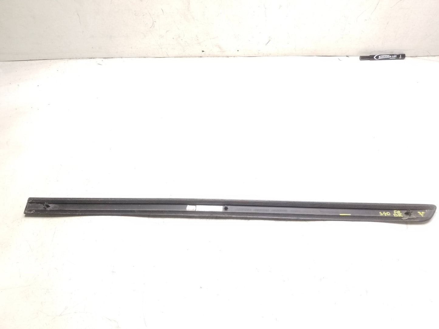 2007 Volvo S40 Door Window Belt Seal Molding Driver Side Left OEM