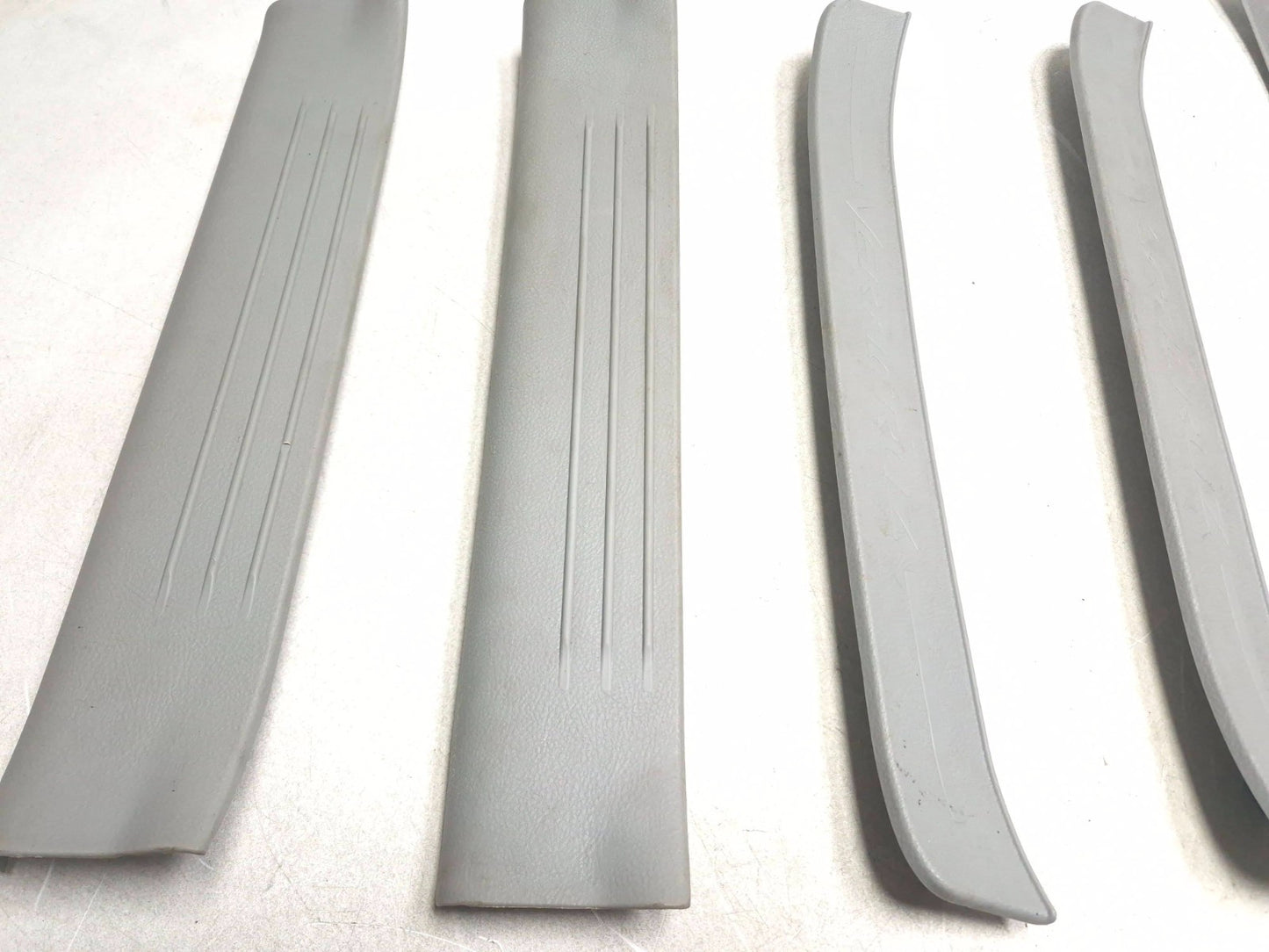 2011 Hyundai Veracruz Door Sill Scuff Plate Trim 8pcs OEM