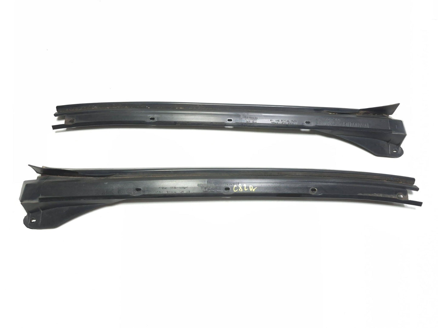 2013 Cadillac Escalade Esv Platinum Front Windshield Outer Molding Pair OEM