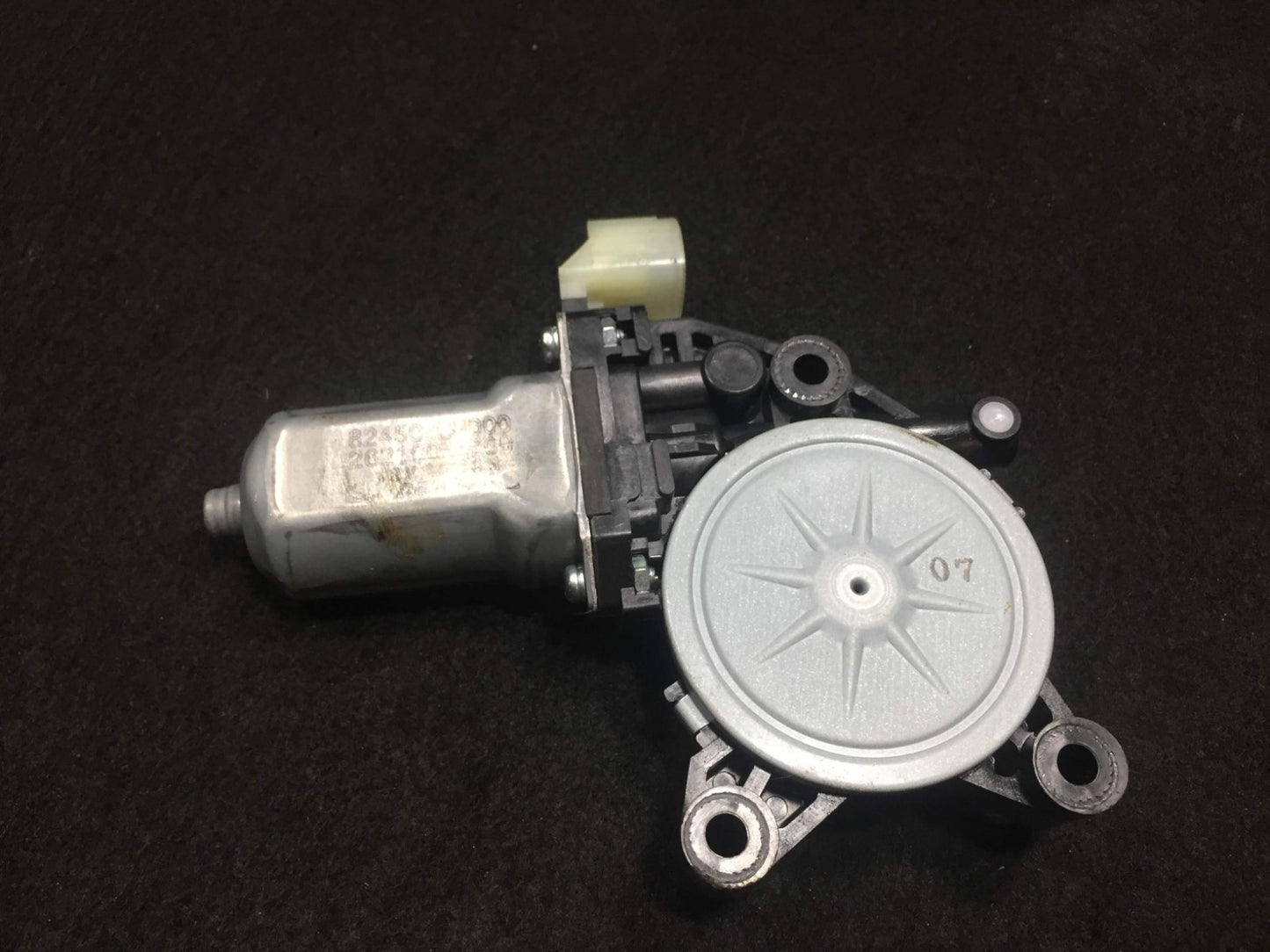2010 2011 Kia Soul 2.0l Front Left Power Window Motor OEM A1 57k