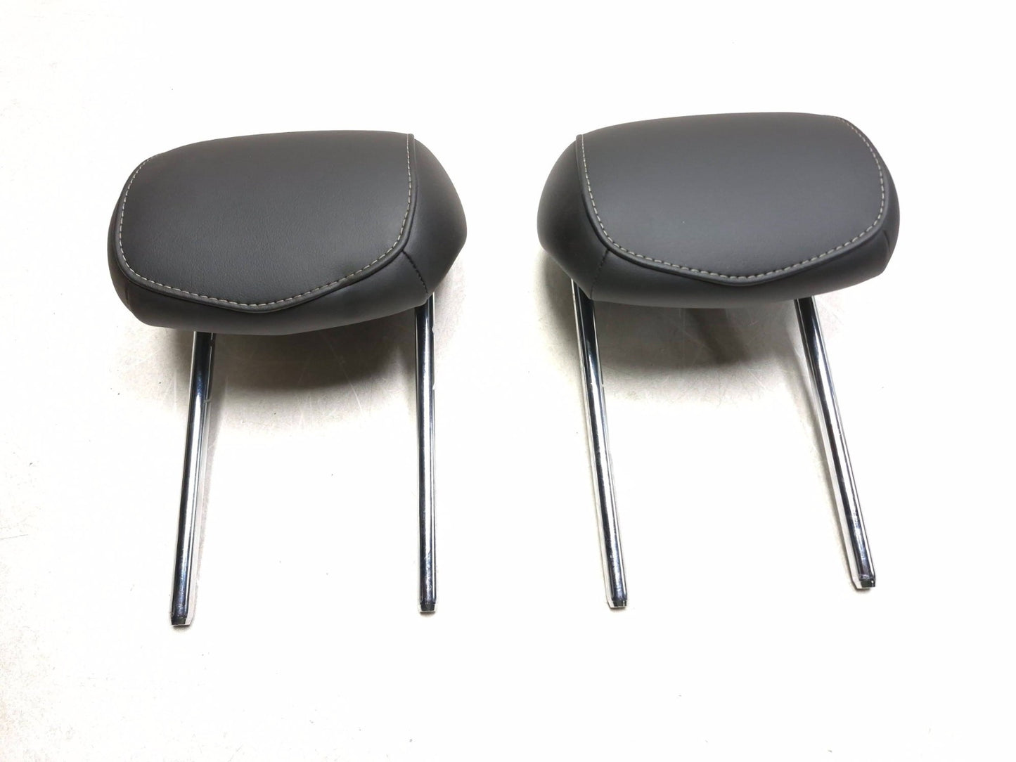2017 Cadillac Ats Luxury Rear Left & Right Headrest Pair OEM